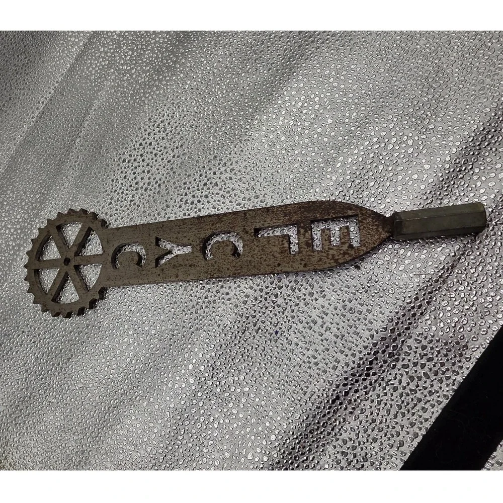 Vintage Industrial Cast Iron Cycle Gear Bottle Opener Rustic Metal Barware 12 O1